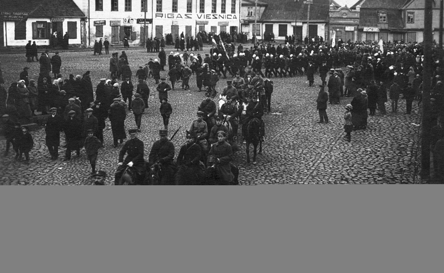 Par Brāļu kapiem un Latvijas 10. gadadienu 1928. gadā Tukumā