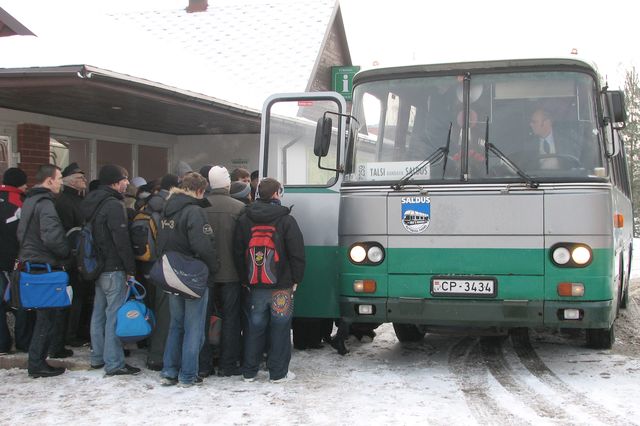 Kā pagastu iedzīvotājiem nokļūt novada centrā