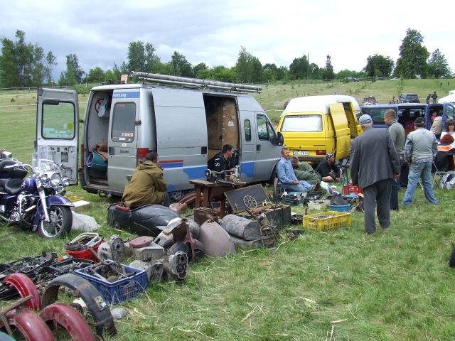 FOTO: Senlietu tirgus – Ozolpilī izdevies