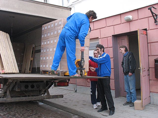 Pārtikas pakas uz Tukumu jau atvestas