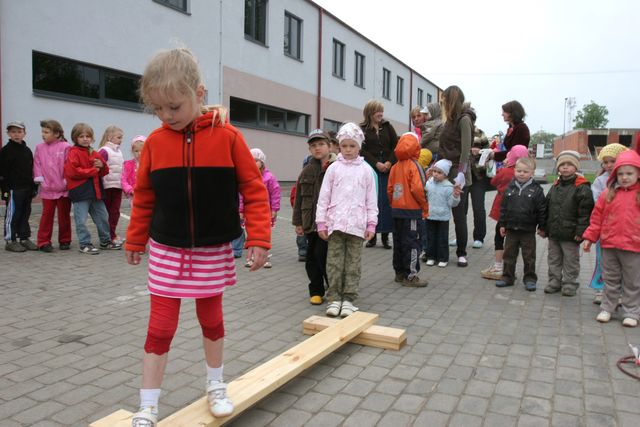 Tukuma novada bērni savus svētkus svin