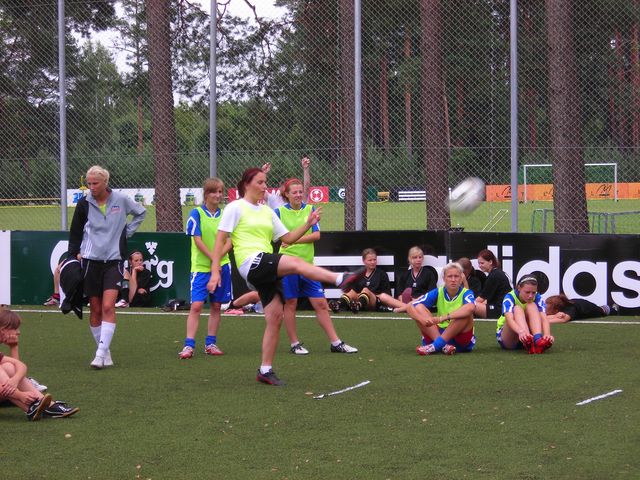 Meiteņu futbola festivālā Staicelē