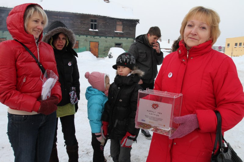 Egle Katrīnas laukumā – Ziemassvētkiem gatava