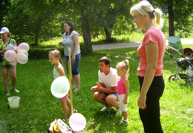 Saulainie ģimeņu mirkļi Zentenē