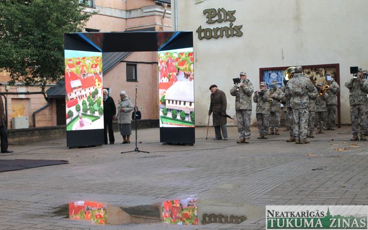 Tukumā atklāj vides objektu /FOTO/