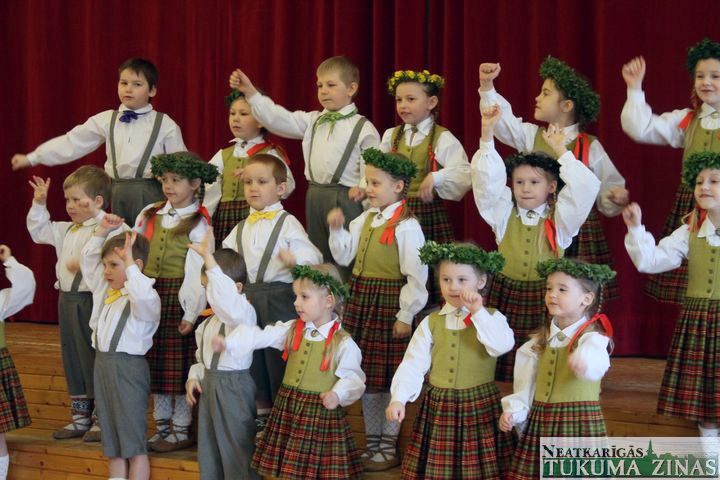 Tukuma novada un starpnovadu vokālo ansambļu skatē