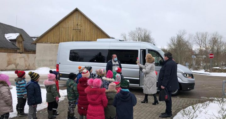 Tumes-Degoles pagasts saņem jaunu skolēnu busiņu