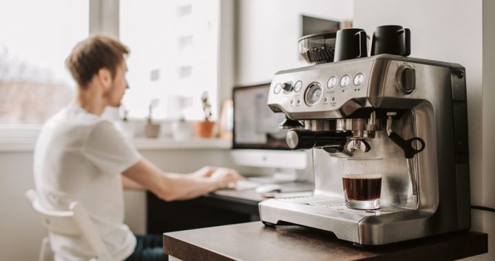 Kā saprast to, ka ir nepieciešams kafijas automātu remonts?