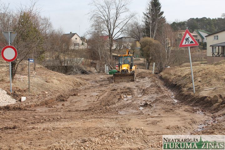 Gravas iela Veļķos – neizbraucama un neizbrienama