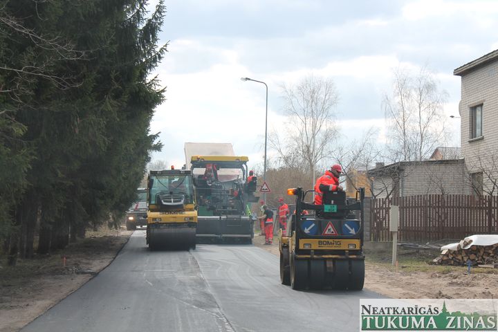 Tukumā asfaltē Lielo Dzelzceļa ielu